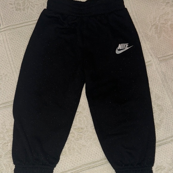 Nike Kids White and Black Jogger Set - Picture 4 of 8